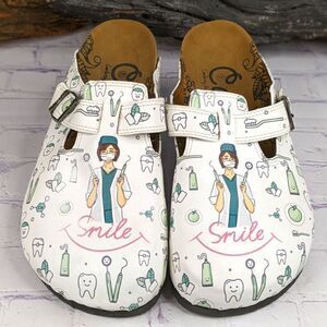 Calceo White 'Smile' Dentist Slip-On Mule Nurse Clogs
